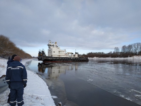 
На Метелевском водозаборе специалисты &laquo;Росводоканал Тюмень&raquo; ведут борьбу с шугой
