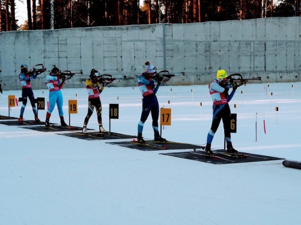 Юные тюменцы отличились на всероссийских соревнованиях по биатлону Юные тюменцы отличились на всероссийских соревнованиях по биатлону