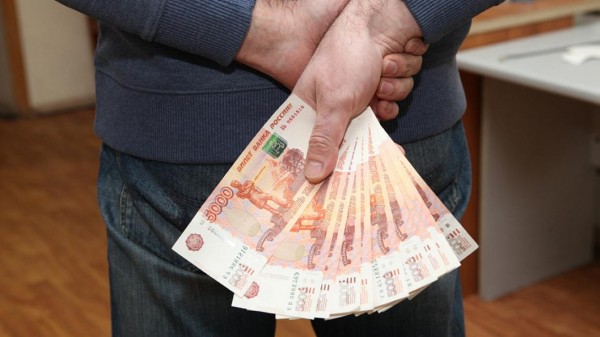 Мошенник выманил у тюменской пенсионерки 180 тысяч рублей