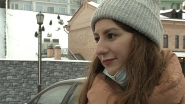 Тюменцы поддержали врачей, борющихся с COVID-19, наклейками на автомобилях