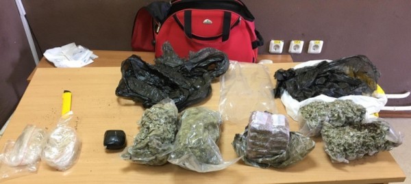 Тюменские полицейские задержали наркокурьеров Тюменские полицейские задержали наркокурьеров