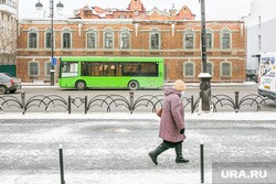 Власти снимут транспортный запрет для тюменцев. Но не для всех