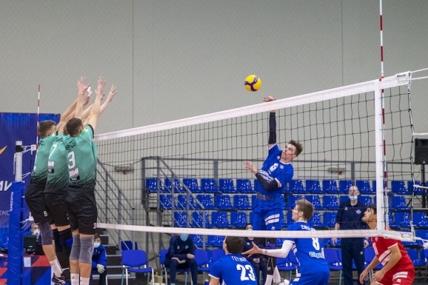 Волейболисты "Тюмени" уступили на тай-брейке в Челябинске