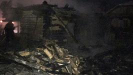 Два человека погибли при пожаре в частном доме в Сладковском районе 