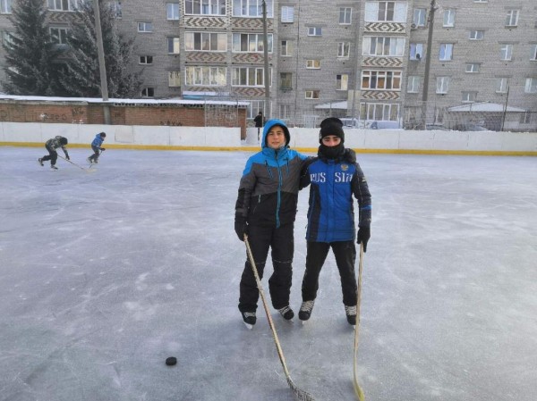 Ялуторовские хоккеисты тренируются на свежем воздухе