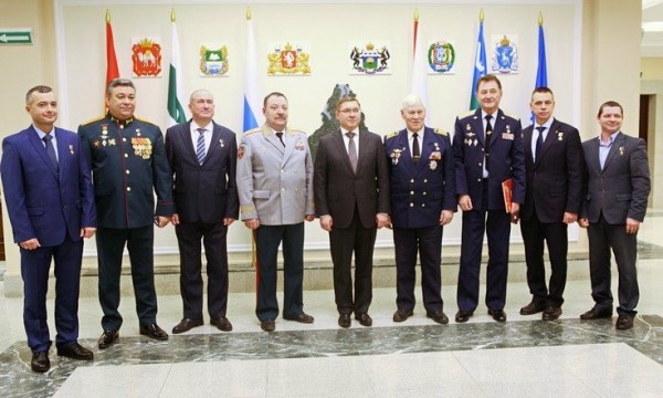 Владимир Якушев обсудил с Героями России вопросы патриотического воспитания Владимир Якушев обсудил с Героями России вопросы патриотического воспитания