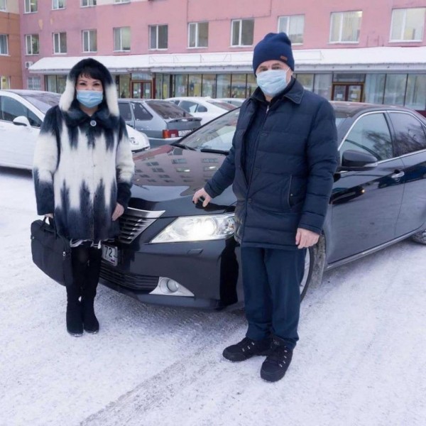 В Тобольске волонтерский центр помогает горожанам с лекарствами и продуктами 