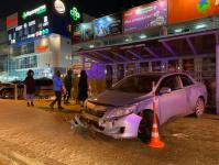 Три человека пострадали в ДТП у автобусной остановки в Тюмени