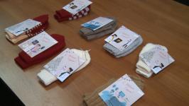 Тюменским врачам из красной зоны подарили варежки от бабушек