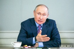 Путин поручил привить от коронавируса всех россиян