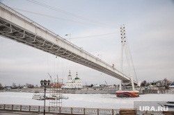 В Тюмени девушка упала с Моста влюбленных и погибла
