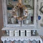 Мастерица из Ишима превращает старую мебель и чемоданы в произведения искусства