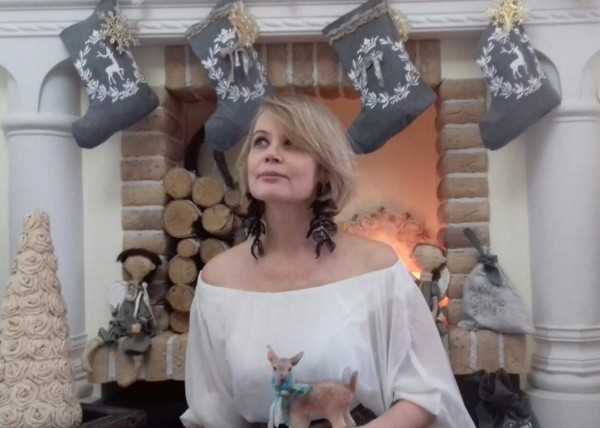 Мастерица из Ишима превращает старую мебель и чемоданы в произведения искусства