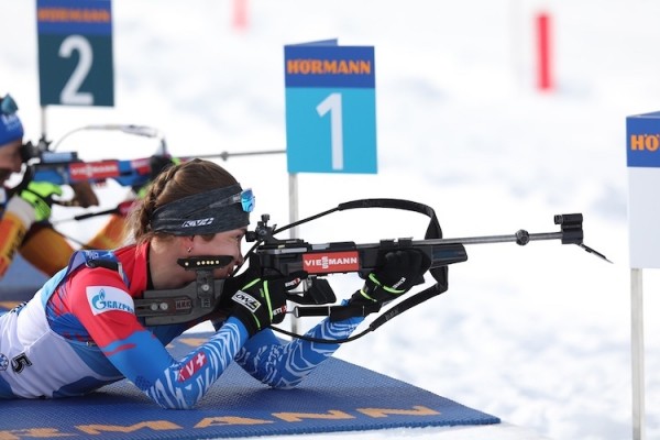 Российские биатлонистки завоевали золото на этапе Кубка мира