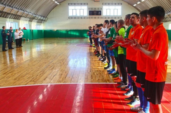 Заводоуковские спасатели сыграли в мини-футбол