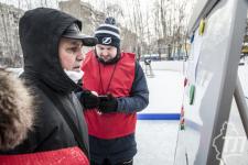 Соревнования по хоккею в валенках собрали дворовые команды Тюмени Соревнования по хоккею в валенках собрали дворовые команды Тюмени