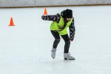 Хоккеисты и конькобежцы соревновались в Тюмени в День зимних видов спорта 