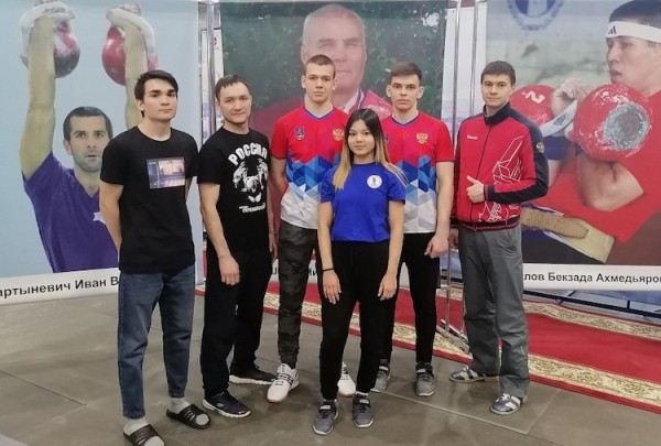 Тюменские гиревики завоевали награды всероссийских соревнований 