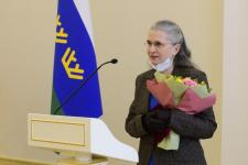 Губернатор вручил жителям Тюменской области награды за достойный труд и смелые поступки