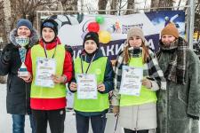 Хоккеисты и конькобежцы соревновались в Тюмени в День зимних видов спорта 