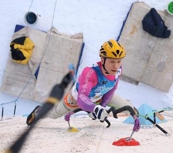 Тюменец Николай Кузовлев стал обладателем Кубка мира по ледолазанию