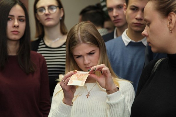 Актеры против мошенников: в Ишиме снимут профилактические ролики Актеры против мошенников: в Ишиме снимут профилактические ролики