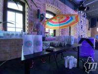 Ялтинский пляж на берегу Туры: в "Конторе пароходства" для тюменцев создали отпускное настроение