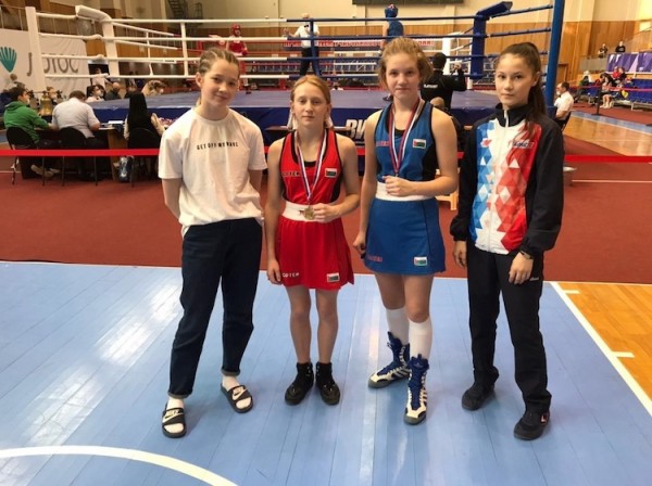 Тюменские спортсменки отличились на первенстве УФО по боксу