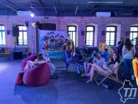 Ялтинский пляж на берегу Туры: в "Конторе пароходства" для тюменцев создали отпускное настроение