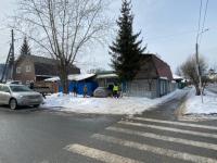 Автомобилист протаранил деревянный дом в Тюмени, есть пострадавшие Автомобилист протаранил деревянный дом в Тюмени, есть пострадавшие