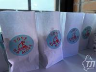 Ялтинский пляж на берегу Туры: в "Конторе пароходства" для тюменцев создали отпускное настроение