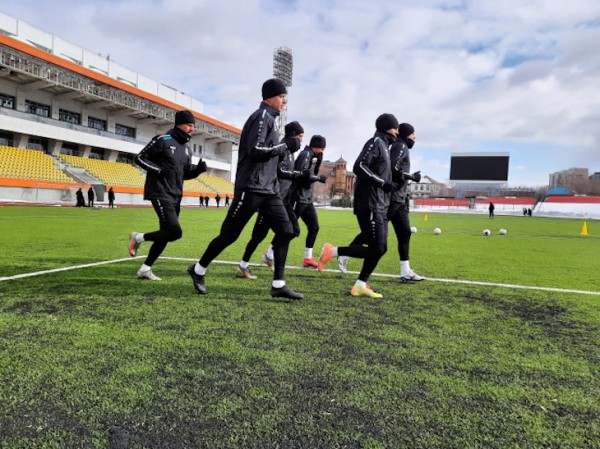 Футболисты "Тюмени" провели первую тренировку на своем стадионе