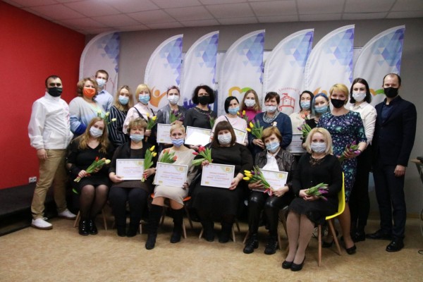 Волонтеры празднуют годовщину Всероссийской акции взаимопомощи и работы штаба #МыВместе
Волонтеры празднуют годовщину Всероссийской акции взаимопомощи и работы штаба #МыВместе