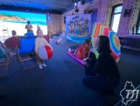 Ялтинский пляж на берегу Туры: в "Конторе пароходства" для тюменцев создали отпускное настроение