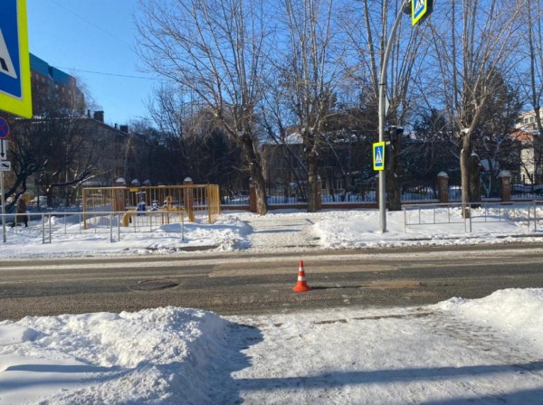 В Тюмени разыскивают водителя, сбившего детей возле школы