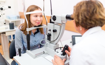 Тюменцев после сорока лет просят ежегодно проходить обследование на глаукому 