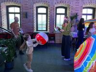 Ялтинский пляж на берегу Туры: в "Конторе пароходства" для тюменцев создали отпускное настроение