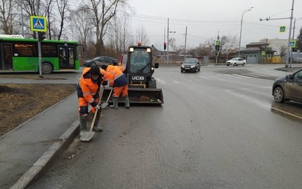 За выходные с тюменских улиц вывезли около 500 кубометров мусора