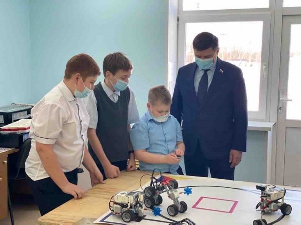 В школе важно учитывать особенности здоровья каждого ребенка, считает депутат Иван Квитка