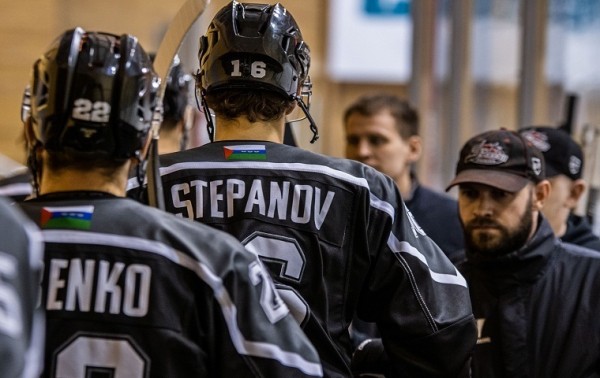 ХК "Рубин" проведет в Новокузнецке третий матч серии плей-офф