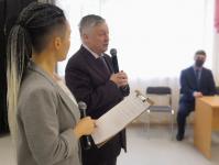 Юные любители шахмат в Тюмени получили подарки от гроссмейстера Анатолия Карпова