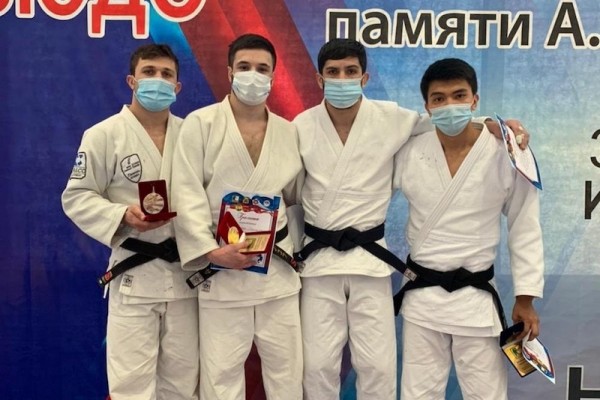 Тюменские дзюдоисты заняли весь пьедестал почета на всероссийском турнире Тюменские дзюдоисты заняли весь пьедестал почета на всероссийском турнире