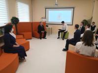 Анатолий Карпов подарил школьникам Тюменского района шахматный инвентарь 