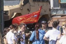 В Тюмени торжественно встретили поезд Министерства обороны РФ