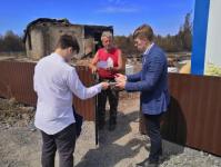 Тюменцы собрали вещи для погорельцев из СНТ "Солнышко" Тюменцы собрали вещи для погорельцев из СНТ "Солнышко"