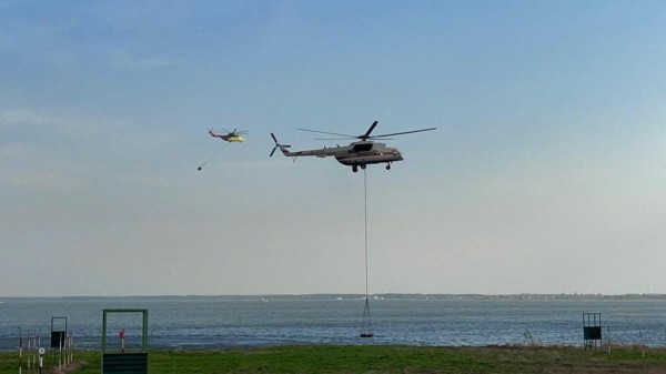 Руслан Кухарук лично следит за ликвидацией пожара в районе озера Андреевское 