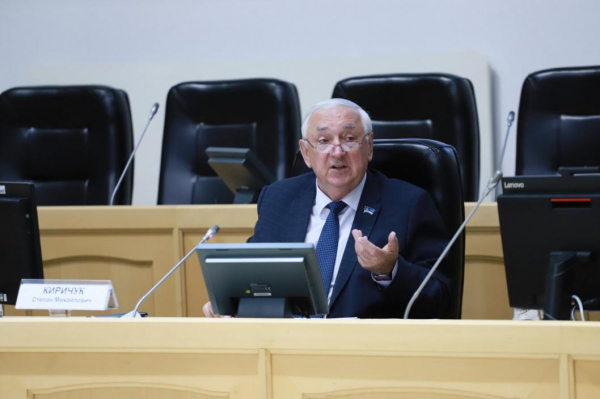 Депутаты предложили поощрить нагрудным знаком "За заслуги перед городом Тюменью" двух медиков