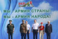 В Тюмени торжественно встретили поезд Министерства обороны РФ