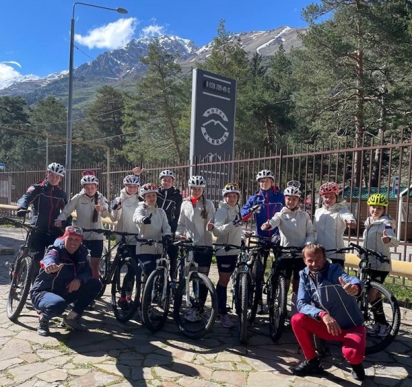 Тюменские лыжницы тренируются в Кабардино-Балкарии