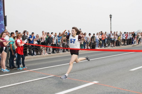 Со слезами на глазах: как Тюмень отмечает День Победы Со слезами на глазах: как Тюмень отмечает День Победы